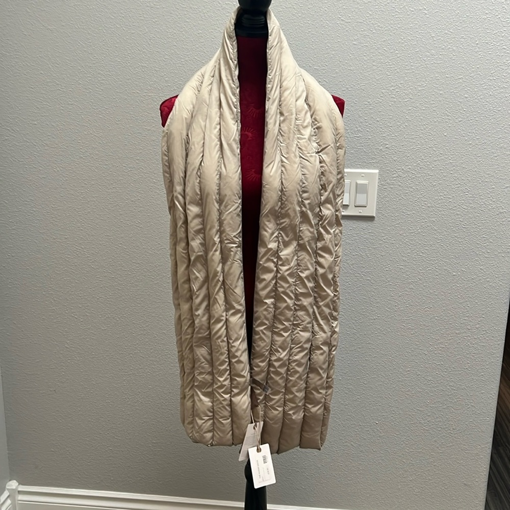 Look by M packable puffer scarf NEW
